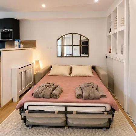 Apartment La Demeure Du Taureau T1 Cosy, Clim,wifi, Castillet 15 Min, Parking Facile