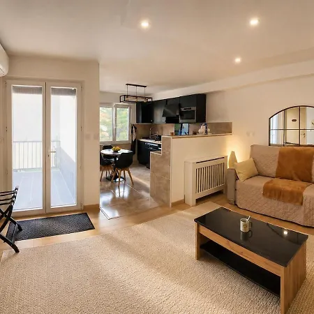 Apartment La Demeure Du Taureau T1 Cosy, Clim,wifi, Castillet 15 Min, Parking Facile *