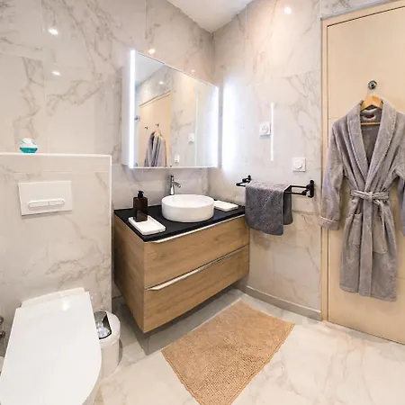 La Demeure Du Taureau T1 Cosy, Clim,wifi, Castillet 15 Min, Parking Facile Apartment Perpignan