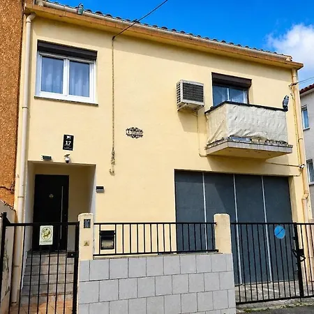 Apartment La Demeure Du Taureau T1 Cosy, Clim,wifi, Castillet 15 Min, Parking Facile Perpignan